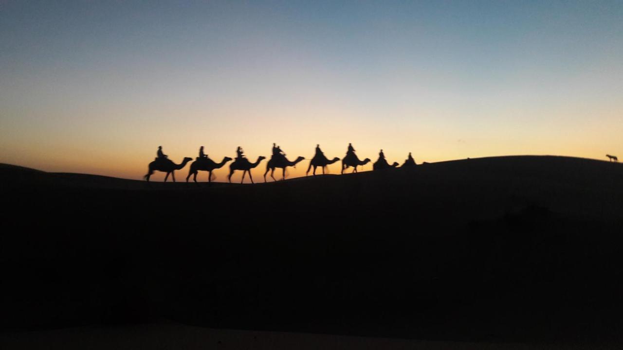 Fabulous Luxury Camp Hotel Merzouga Bagian luar foto