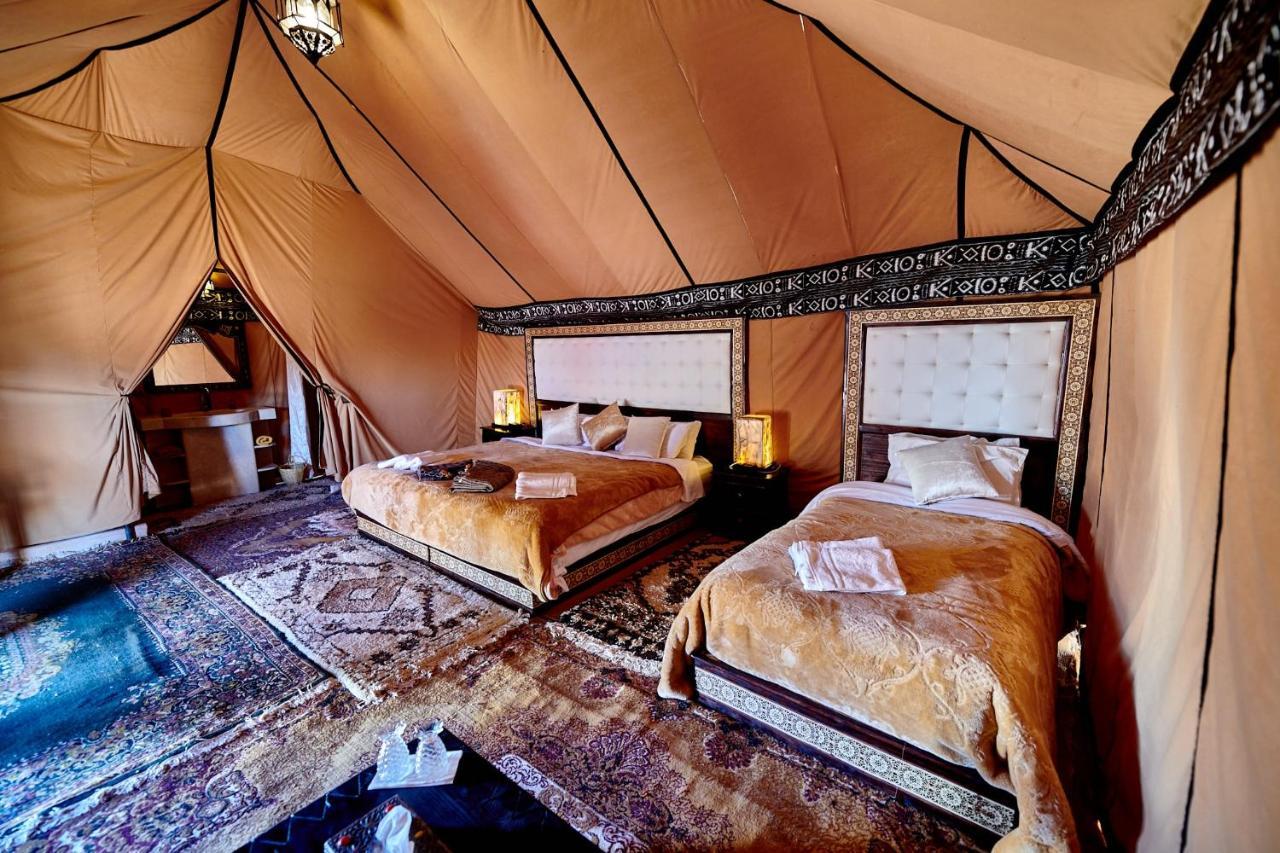 Fabulous Luxury Camp Hotel Merzouga Bagian luar foto