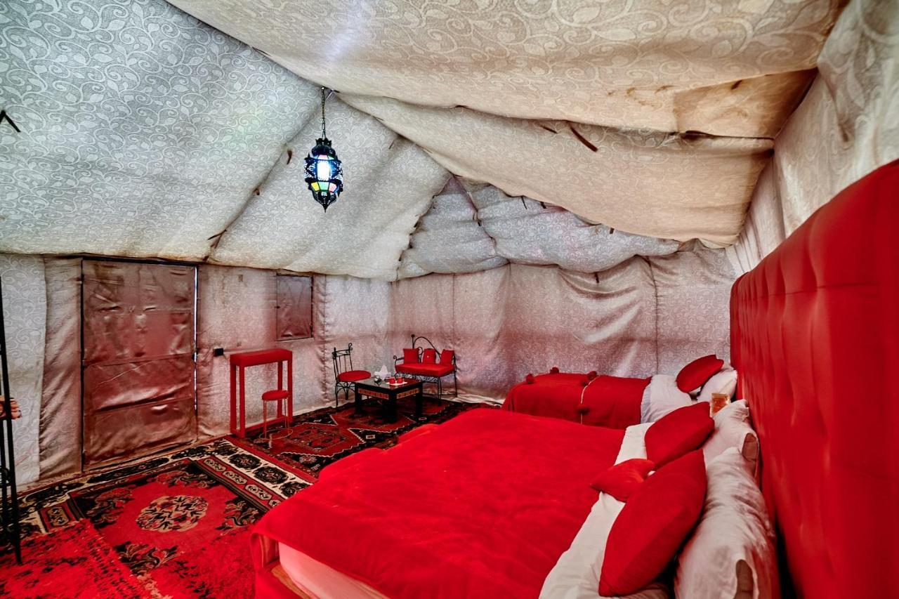Fabulous Luxury Camp Hotel Merzouga Bagian luar foto