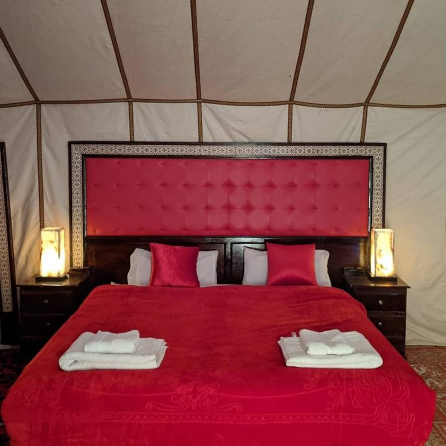 Fabulous Luxury Camp Hotel Merzouga Bagian luar foto