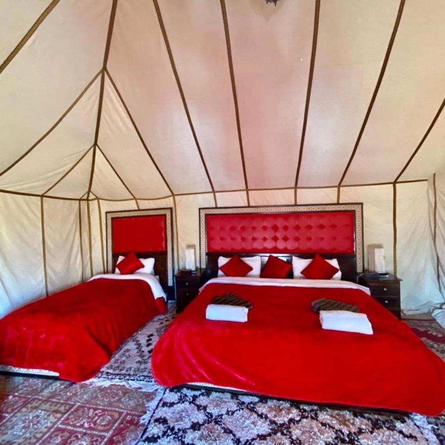 Fabulous Luxury Camp Hotel Merzouga Bagian luar foto