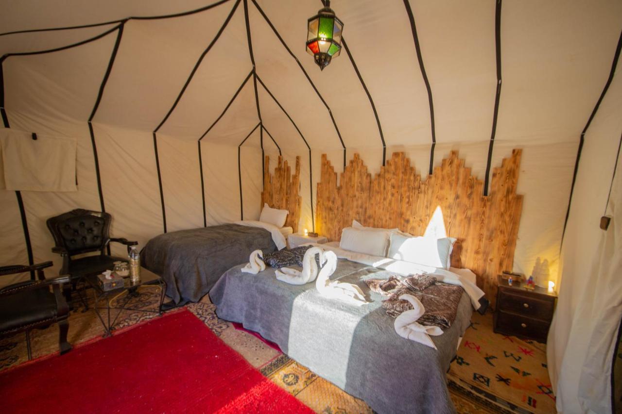 Fabulous Luxury Camp Hotel Merzouga Bagian luar foto
