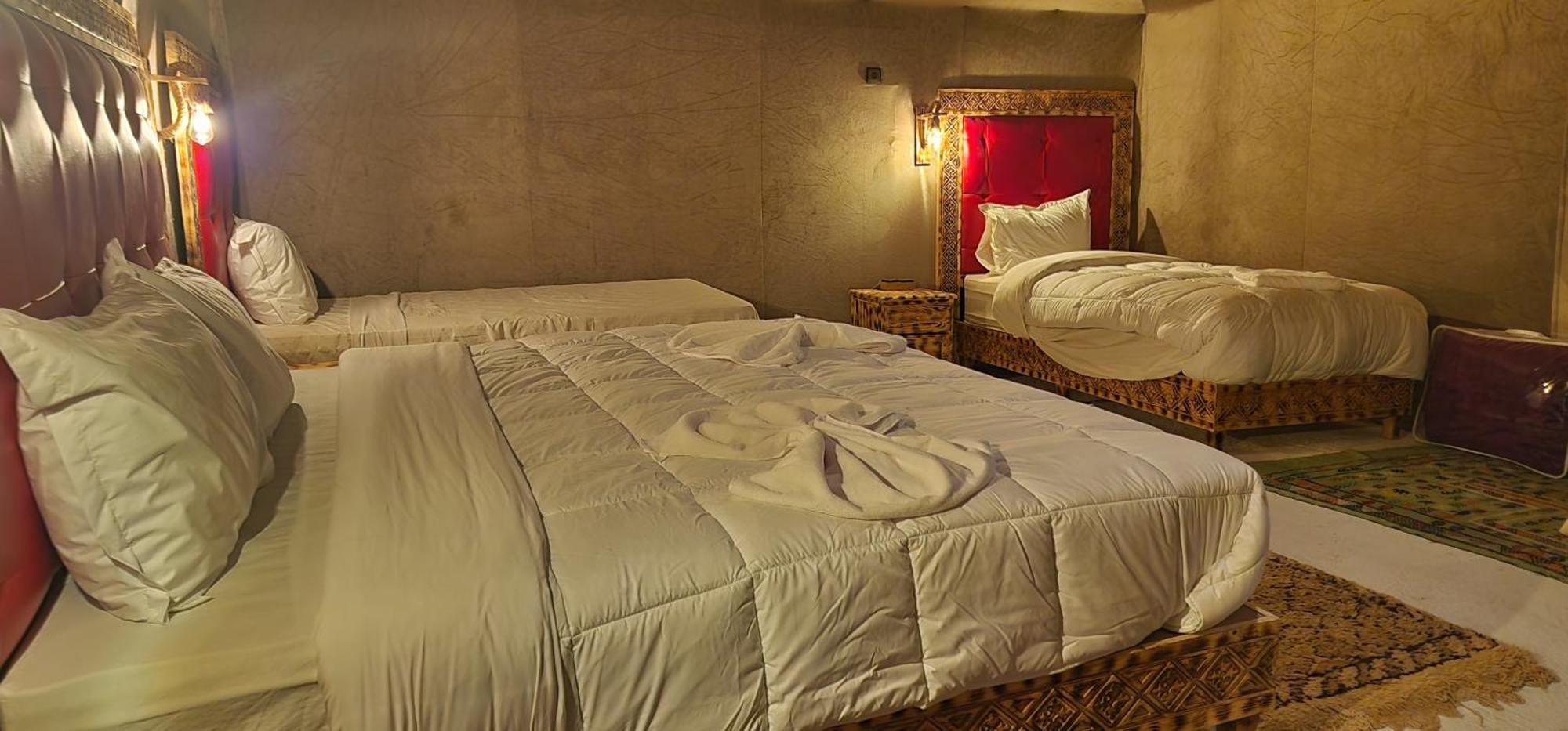Fabulous Luxury Camp Hotel Merzouga Bagian luar foto