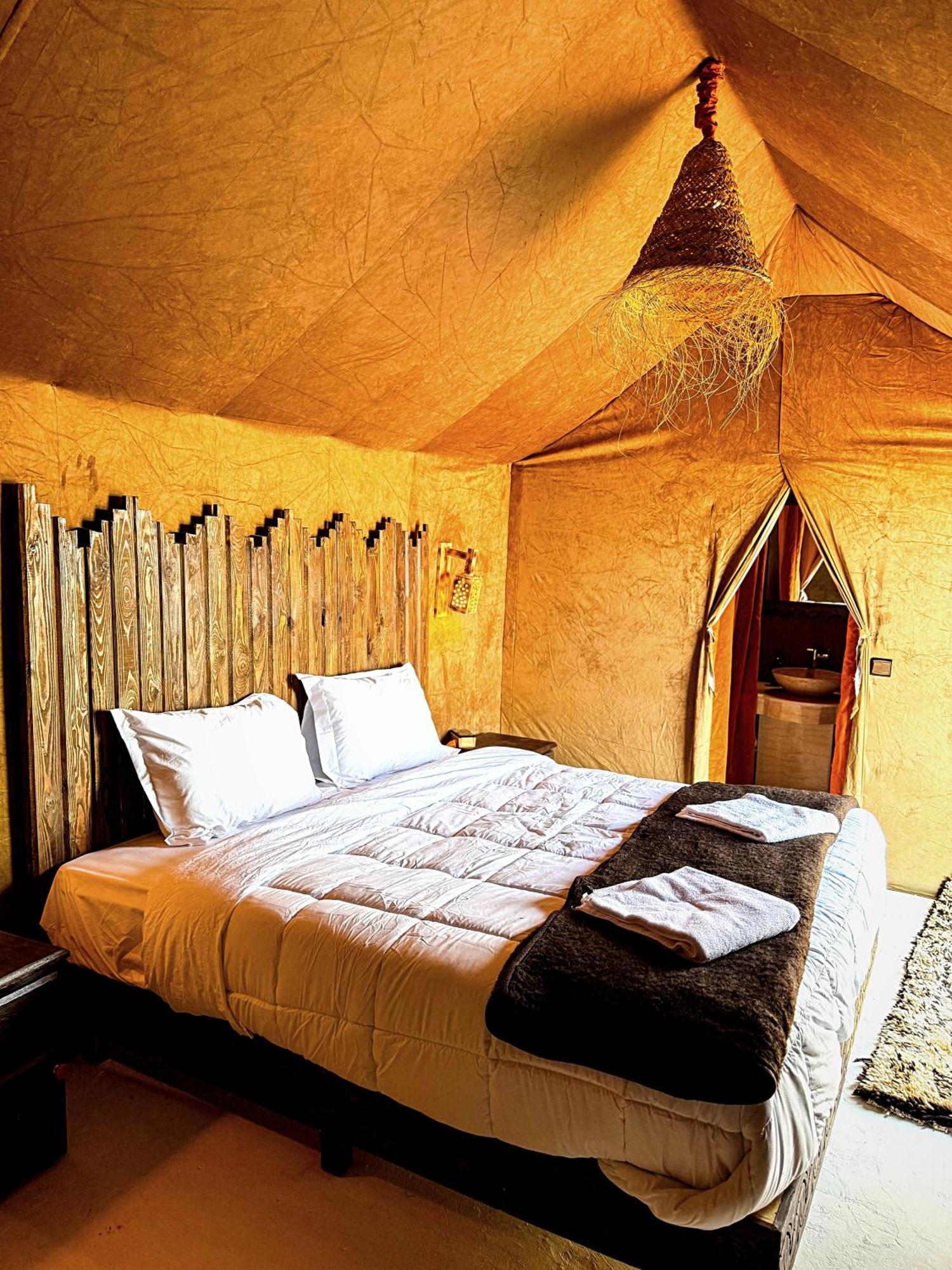 Fabulous Luxury Camp Hotel Merzouga Bagian luar foto